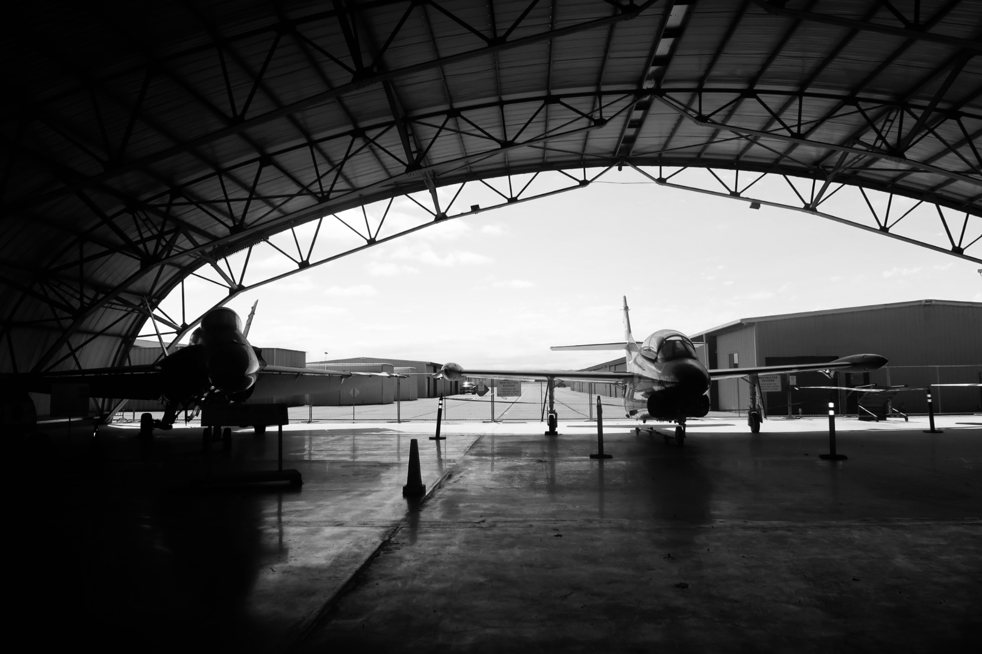Aircraft hangar